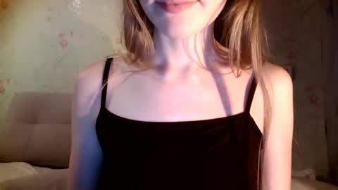 Snapshot of tinalamoon chatting on December 2024 11:54:02 AM Lisa online show from December 2024 11:54:02 AM