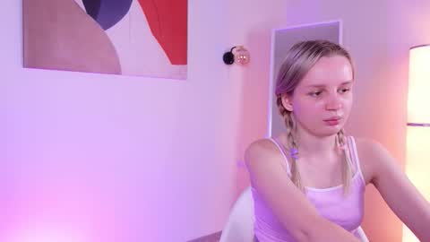 tinasiner online show from November 2025 02:49:02 PM