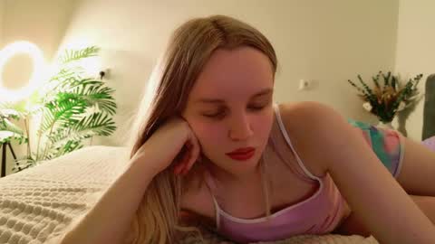 tinasiner online show from April 2026 03:42:02 PM
