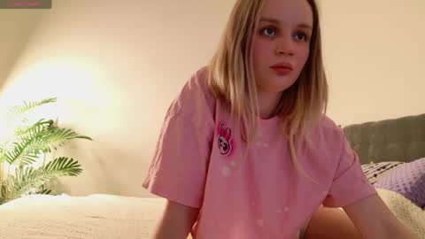 tinasiner online show from May 2026 02:00:01 PM