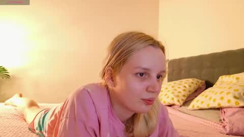 tinasiner online show from May 2026 03:00:01 PM