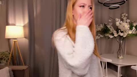 Snapshot of tinastevenson chatting on October 2025 09:48:01 PM Annie online show from October 2025 09:48:01 PM