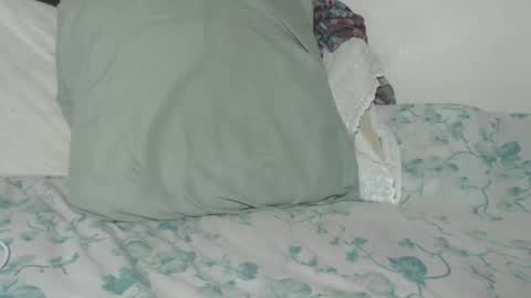 Snapshot of tinaxxxpetitexoxo chatting on January 2026 02:37:01 AM Tina online show from January 2026 02:37:01 AM