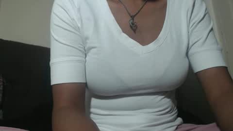 Snapshot of tinaxxxpetitexoxo chatting on February 2026 06:36:02 PM Tina online show from February 2026 06:36:02 PM