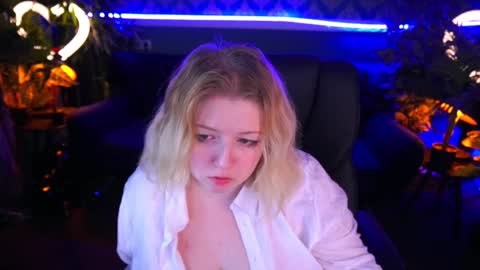 TinkerrBelll online show from January 2025 05:04:02 AM