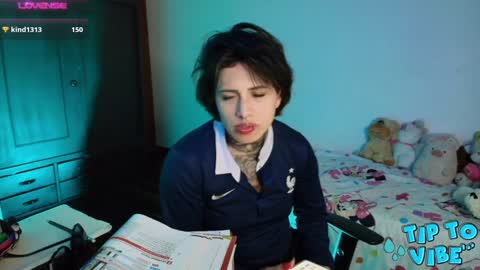 Snapshot of tinnadawson chatting on December 2024 05:17:02 AM I AM BELLA ----------- follow my IG TINNS 69 online show from December 2024 05:17:02 AM