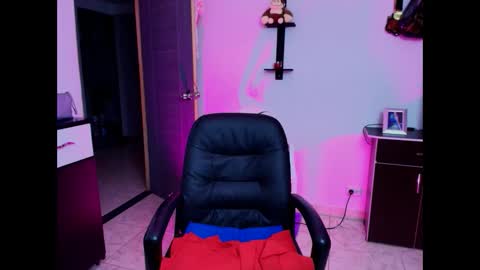 Snapshot of tinnadawson chatting on January 2025 02:44:02 AM I AM BELLA ----------- follow my IG TINNS 69 online show from January 2025 02:44:02 AM