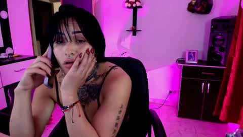 Snapshot of tinnadawson chatting on January 2025 02:49:02 AM I AM BELLA ----------- follow my IG TINNS 69 online show from January 2025 02:49:02 AM