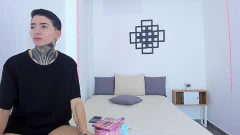 TINNY AND CANDY online show from October 2025 12:15:02 PM