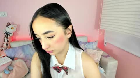 tiny_cora online show from April 2026 04:33:01 PM