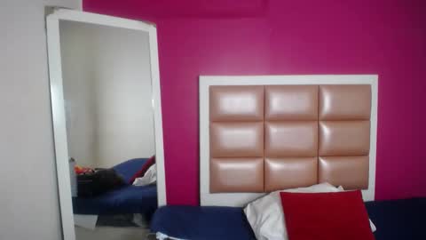 Snapshot of tiny_sarah1 chatting on November 2025 04:33:02 AM tiny_sarah1 online show from November 2025 04:33:02 AM