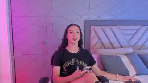 Thomm  Independent Model online show from July 2026 07:16:01 PM