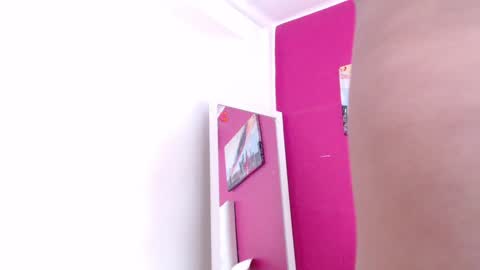 tiny_whore18 online show from December 2024 03:53:01 PM