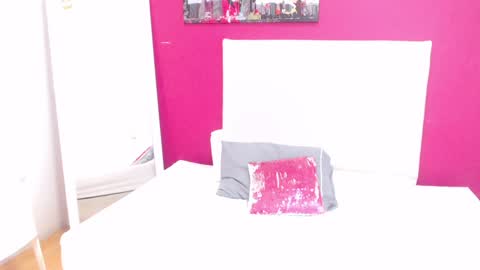 tiny_whore18 online show from December 2024 02:40:02 PM