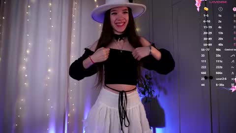 Snapshot of tinyanie chatting on February 2026 06:31:02 AM Annie online show from February 2026 06:31:02 AM