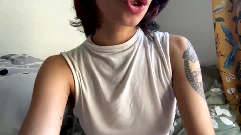 tinyhairycherry online show from May 2026 10:29:01 PM