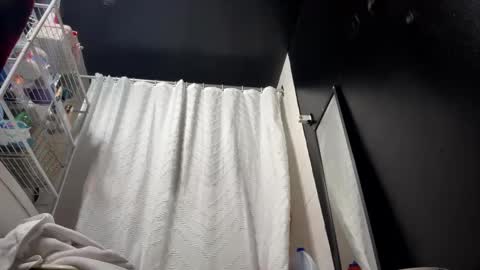 stage Kylie Sinner  brand CLITBAIT online show from February 2025 07:41:01 PM