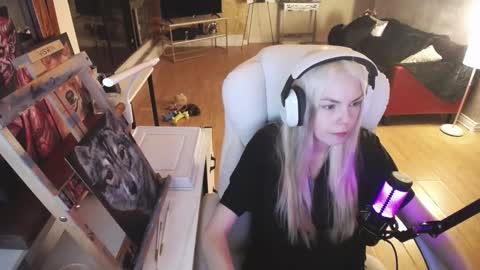 stage Kylie Sinner  brand CLITBAIT online show from February 2025 04:09:02 AM