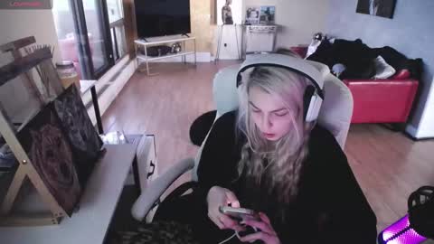 stage Kylie Sinner  brand CLITBAIT online show from September 2025 09:42:02 AM