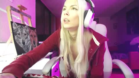 stage Kylie Sinner  brand CLITBAIT online show from November 2025 03:17:01 AM