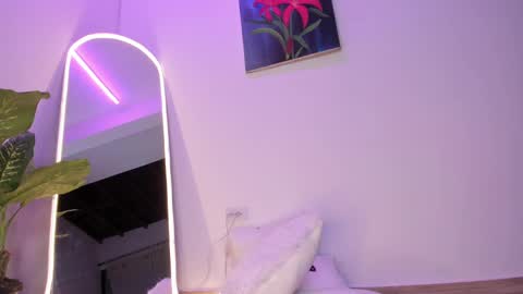 Luna  online show from March 2025 02:26:01 AM