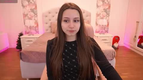 Snapshot of tinynataliee chatting on January 2026 02:21:01 PM tinynataliee online show from January 2026 02:21:01 PM