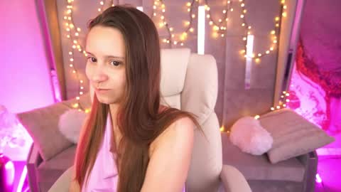 tinynataliee online show from June 2026 06:16:01 AM