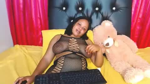 tinyrose18 online show from December 2024 03:05:01 PM