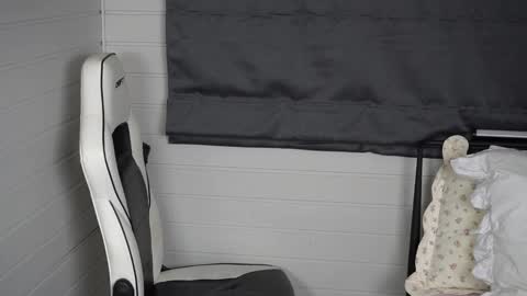 Lili online show from October 2025 06:27:02 PM