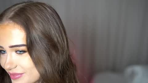 Lili online show from November 2025 04:11:02 PM