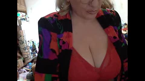 tittylina online show from November 2025 08:40:02 PM