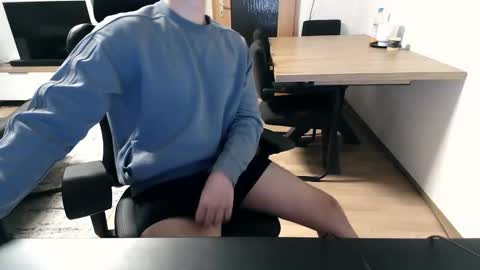 Snapshot of tobisk chatting on November 2025 05:46:02 PM tobisk online show from November 2025 05:46:02 PM