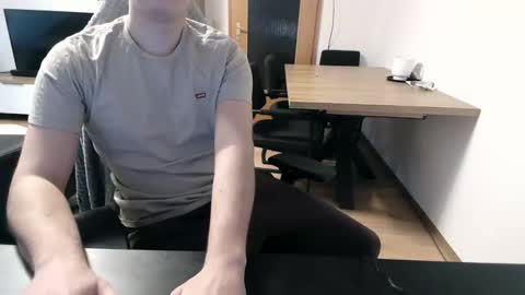 Snapshot of tobisk chatting on March 2026 06:48:02 AM tobisk online show from March 2026 06:48:02 AM