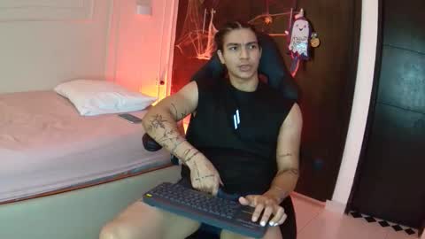 toji lee online show from October 2025 02:57:02 AM