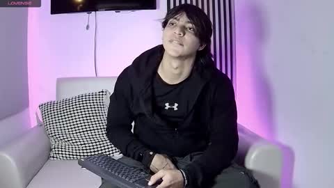 toji lee online show from November 2025 12:55:01 AM