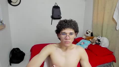 Tom Blue online show from September 2025 12:21:01 PM