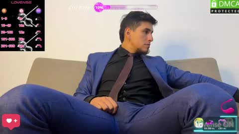 Snapshot of tom_blunt96 chatting on June 2026 11:14:01 AM TOM online show from June 2026 11:14:01 AM
