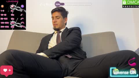 Snapshot of tom_blunt96 chatting on June 2026 07:17:02 AM TOM online show from June 2026 07:17:02 AM