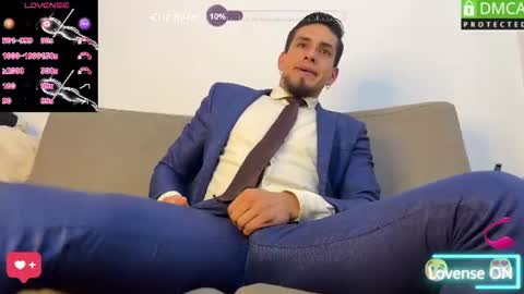 Snapshot of tom_blunt96 chatting on June 2026 01:53:02 PM TOM online show from June 2026 01:53:02 PM