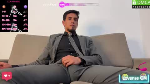 Snapshot of tom_blunt96 chatting on July 2026 09:43:01 PM TOM online show from July 2026 09:43:01 PM