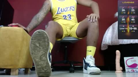 Tom online show from February 2025 08:10:01 PM