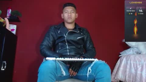 Tom online show from February 2025 11:32:02 PM