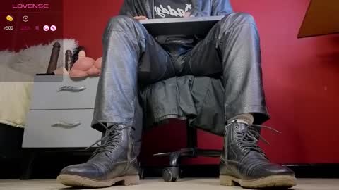 Tom online show from November 2025 01:39:01 AM