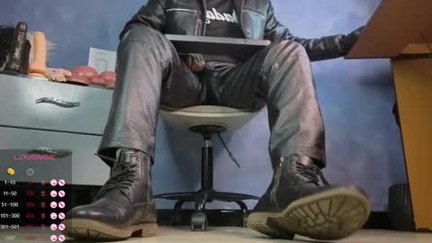 Tom online show from February 2026 01:32:01 AM