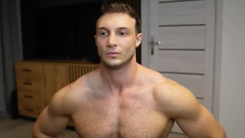 Tom online show from September 2025 06:19:02 PM