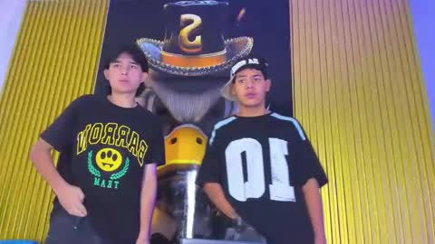 tom_hot20 online show from November 2025 12:37:01 PM