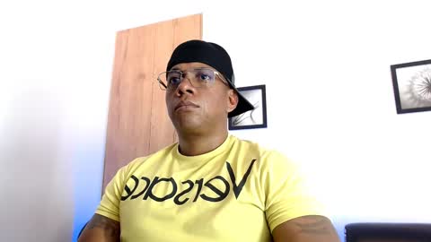 Snapshot of tom_miller chatting on February 2025 05:27:01 AM Tom Miller online show from February 2025 05:27:01 AM