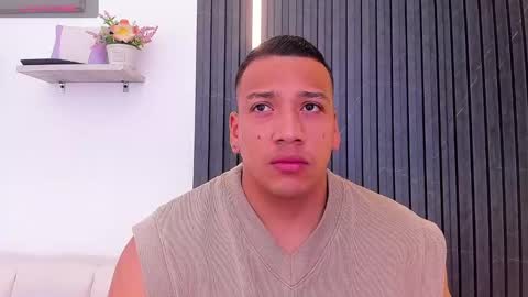 Tom muscle1 online show from September 2025 11:45:01 AM