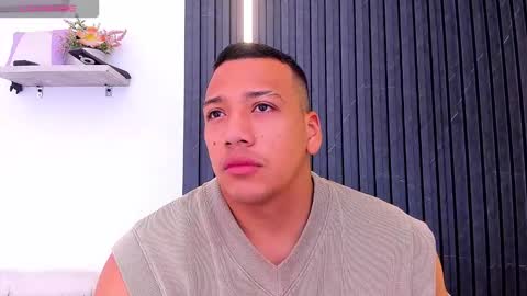 Tom muscle1 online show from October 2025 11:52:02 AM