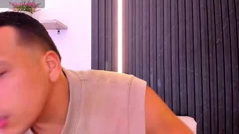 Tom muscle1 online show from November 2025 12:29:02 PM